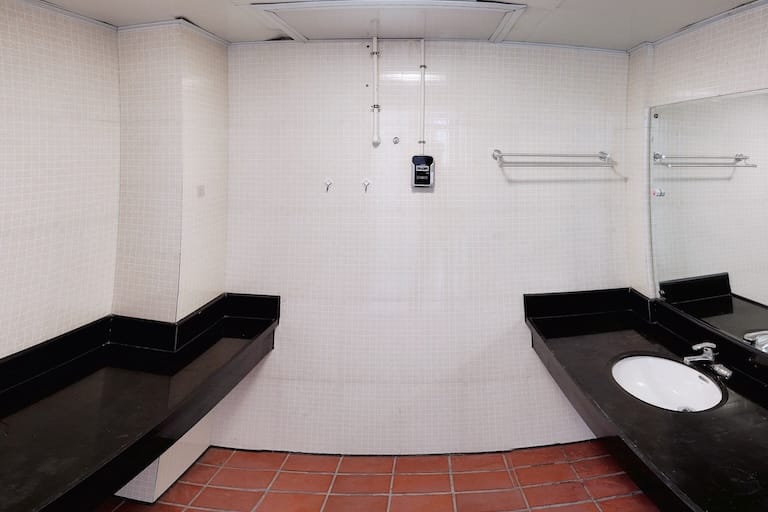 Four-room-suite-B20-washroom