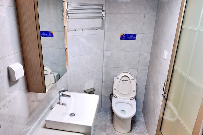 Single-room-B11-washroom