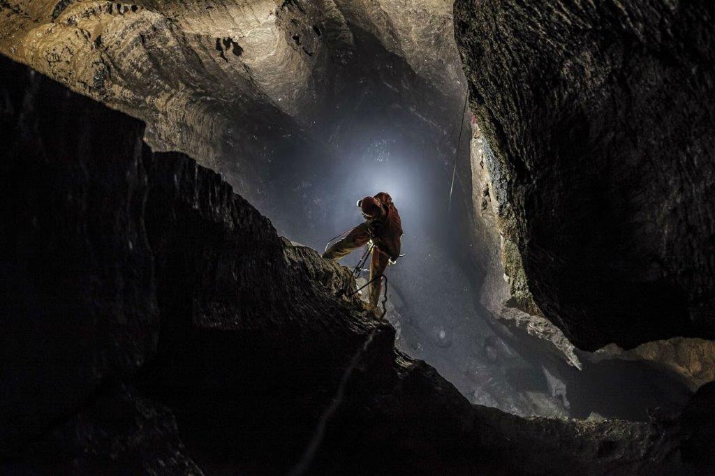 HEADER-caving