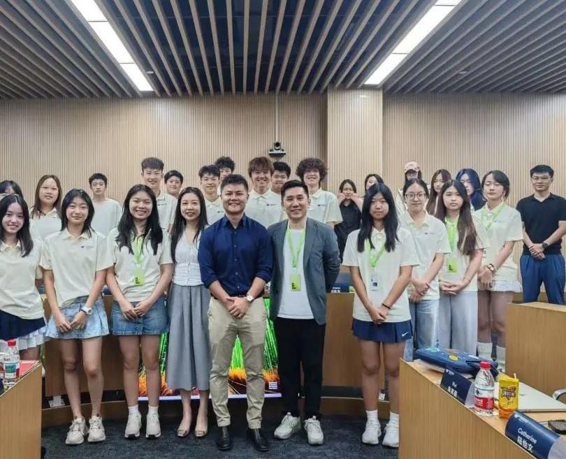 example image alt text