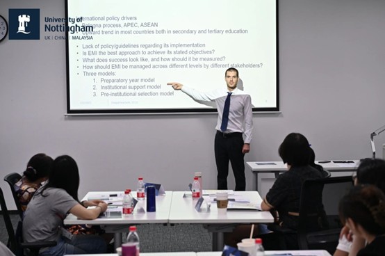 example image alt text
