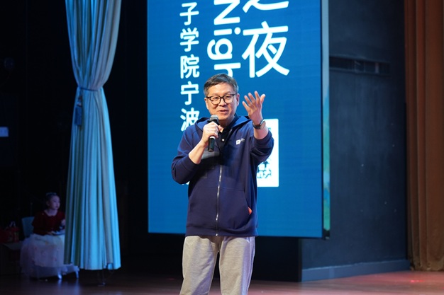 example image alt text