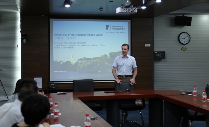 example image alt text