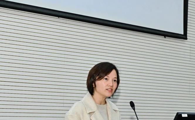 example image alt text