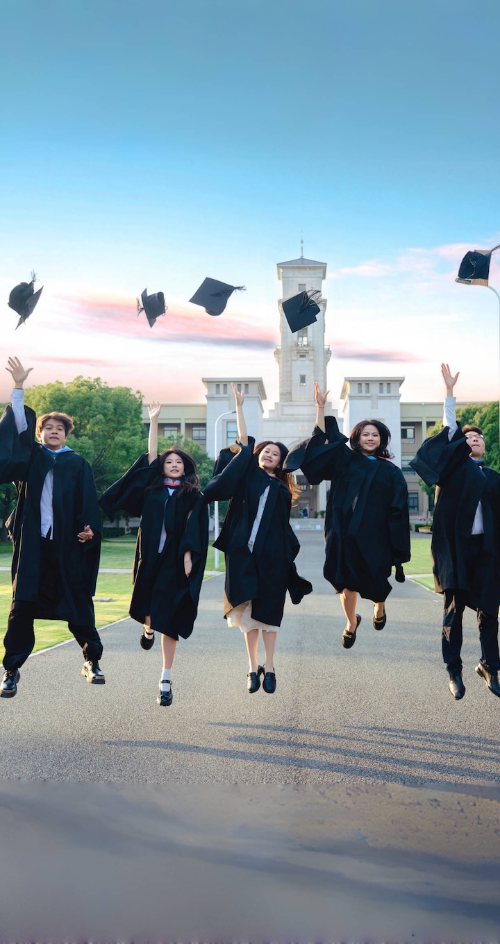 2025-summer-graduation-mobile-720x1360