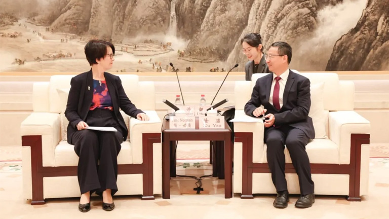 2025-1121Ningbo Vice Mayor meets Jane-cover