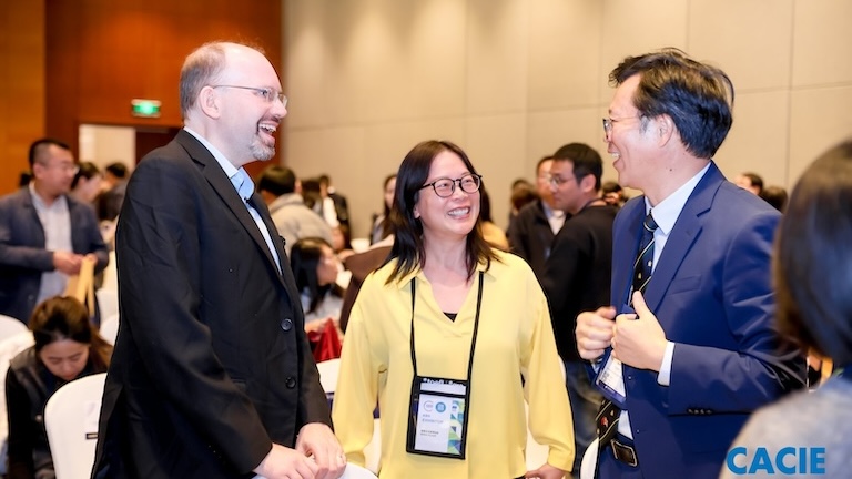 example image alt text