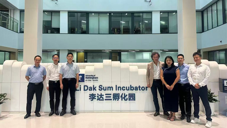 example image alt text