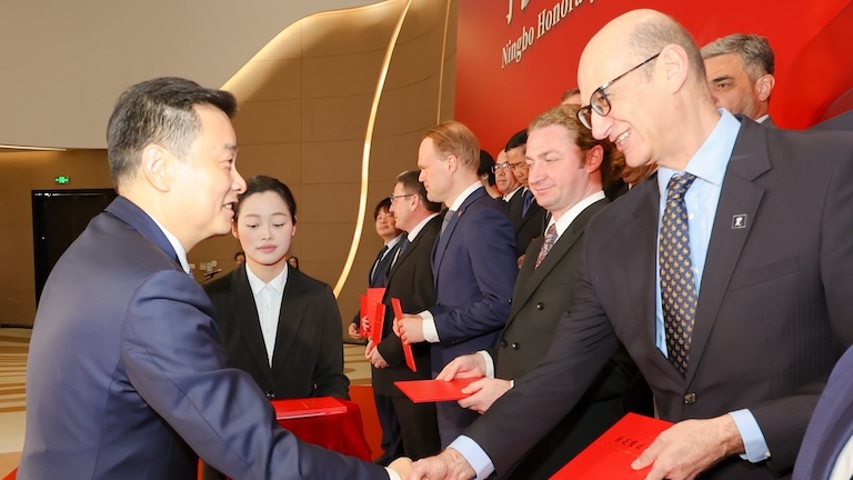 example image alt text