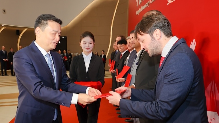 example image alt text