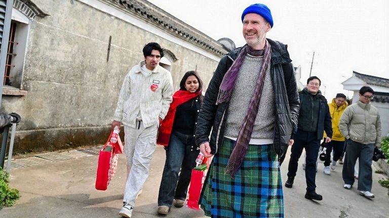 example image alt text